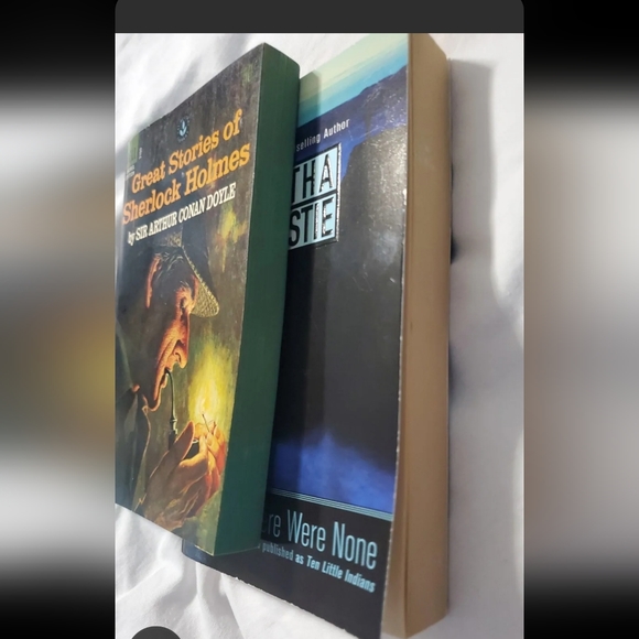 :* And Then There Were None agatha Christie and great stories of Sherlock Holmes - Picture 7 of 11